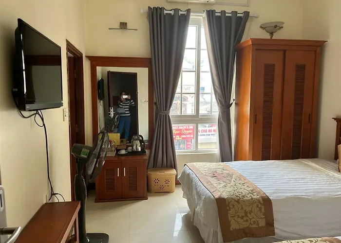 Halong Lazy & Bar * Hạ Long